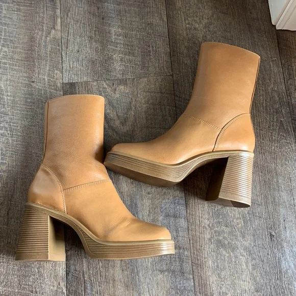 Steve Madden Tan Ankle Boots - Picture 3 of 14